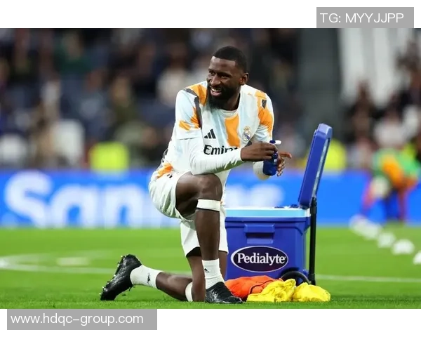 杰拉德怒批皇马两将:吕迪格的犯规太愚笨!他们底子不会防卫